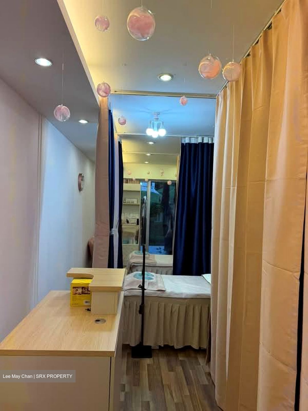 Hong Lim Complex (D1), Retail #549037601